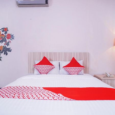 OYO 142 Hotel Al Furqon Syariah Palembang Exterior foto