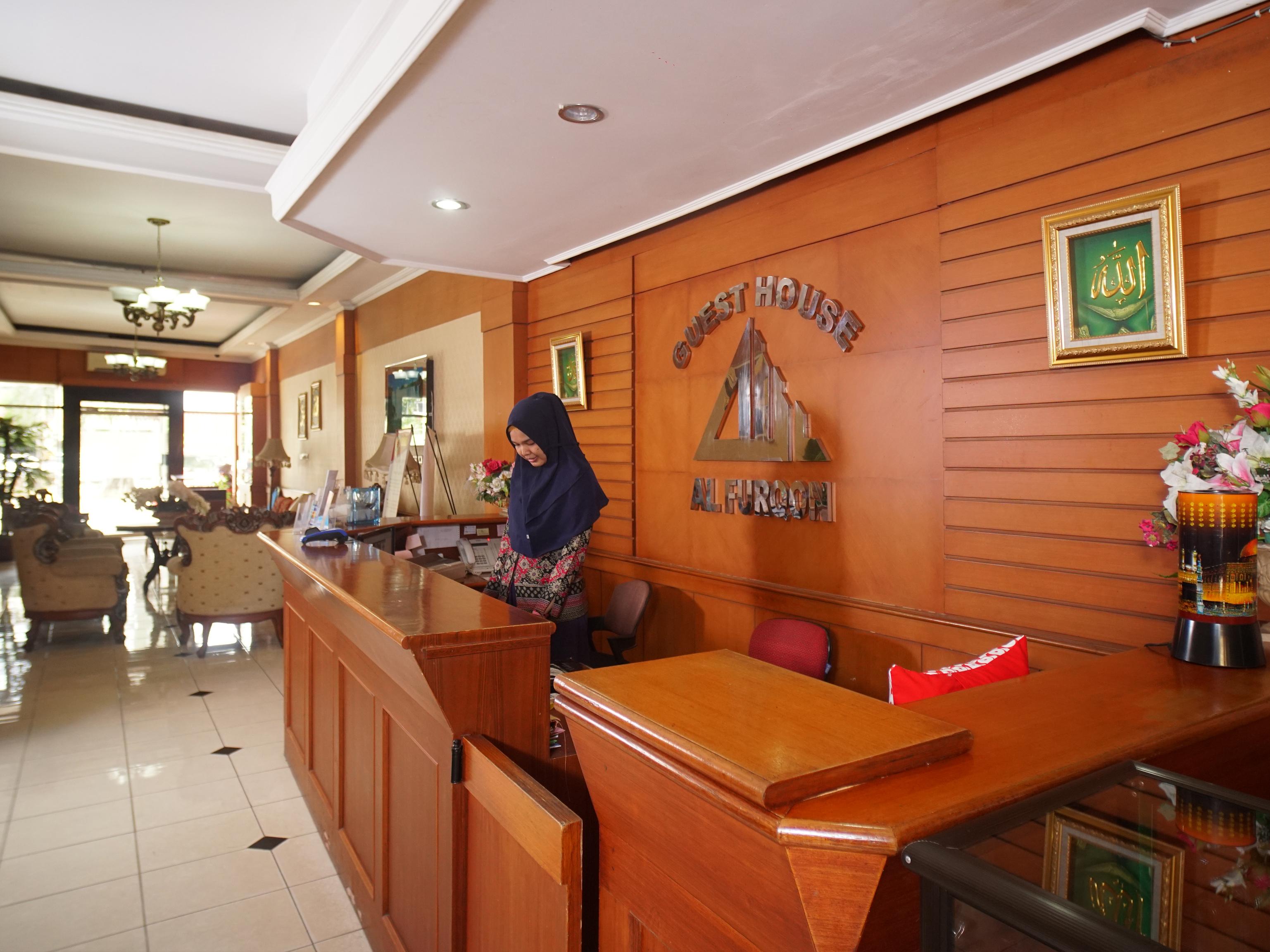 OYO 142 Hotel Al Furqon Syariah Palembang Exterior foto
