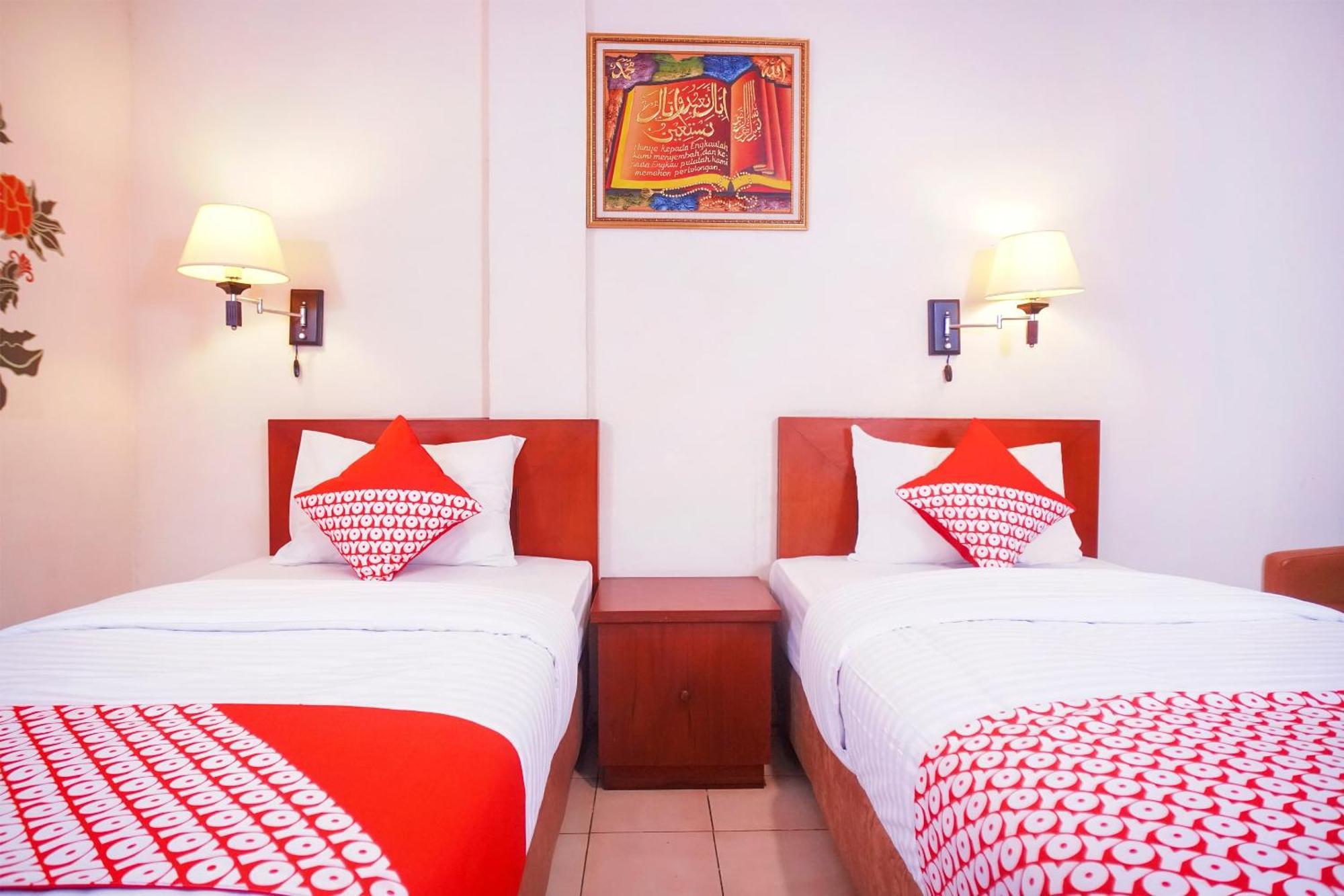 OYO 142 Hotel Al Furqon Syariah Palembang Exterior foto